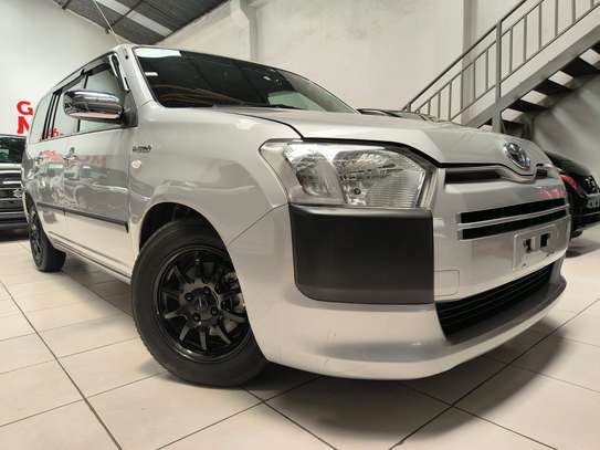 Toyota succeed TXG hybrid image 6