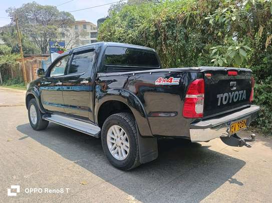 TOYOTA HILUX DOUBLE CAB MANUAL 2011 MODEL image 4
