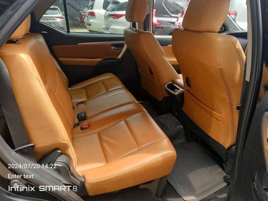 Toyota Fortuner black color fully loaded 2018 image 8