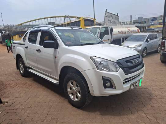 Isuzu Pickup Truck White Double Cab Durable image 2