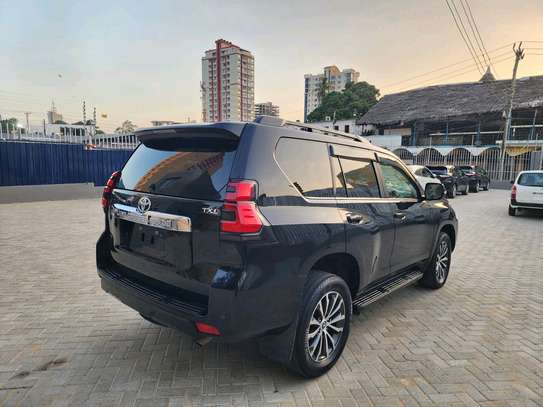 Toyota land Cruiser Prado TXl image 6