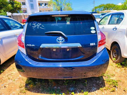 Toyota Aqua hybrid blue 2017 image 8