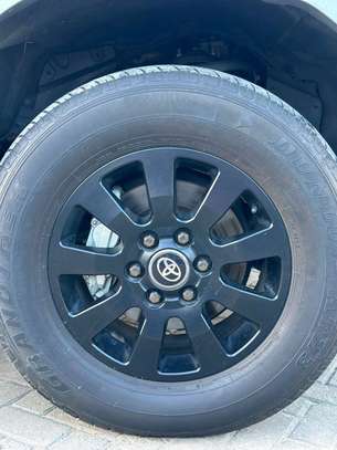 Toyota land cruiser prado J250 image 12