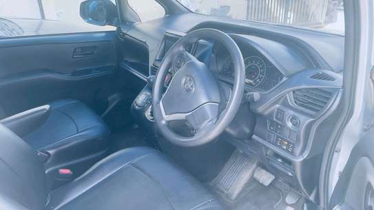 Toyota noah 2017  8 seater normal image 7