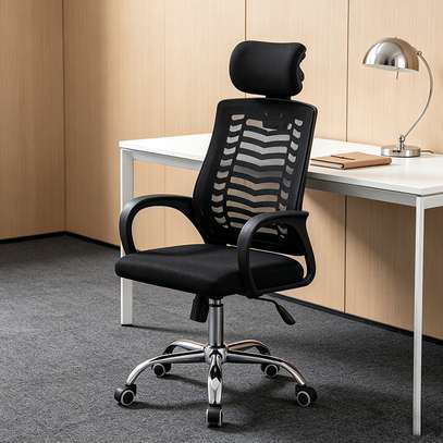 H.B Mesh Swivel Chair image 7