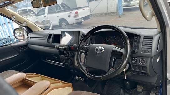 TOYOTA COMMUTER 9l  VIP GRADE 2018model image 6