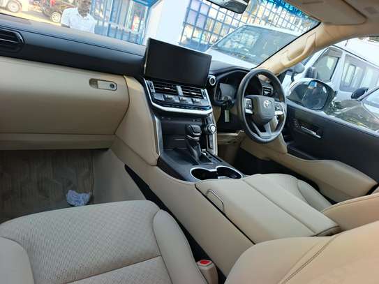 Toyota landcruiser zx 2022 image 6