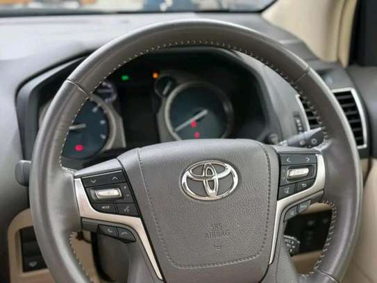 TOYOTA LANDCRUISER PRADO TX.L 2022MODEL SUNROOF PETROL image 9