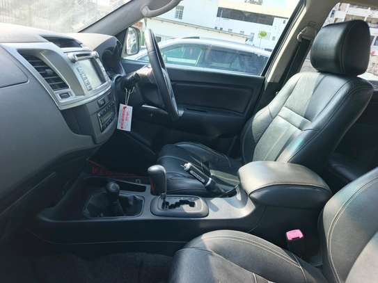 Toyota  Hilux invincible 2017 image 7