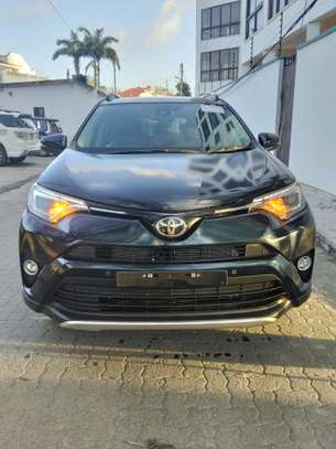 Toyota RAV4 Green 2018 2WD image 9