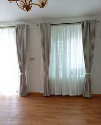 Quality curtain set image 4