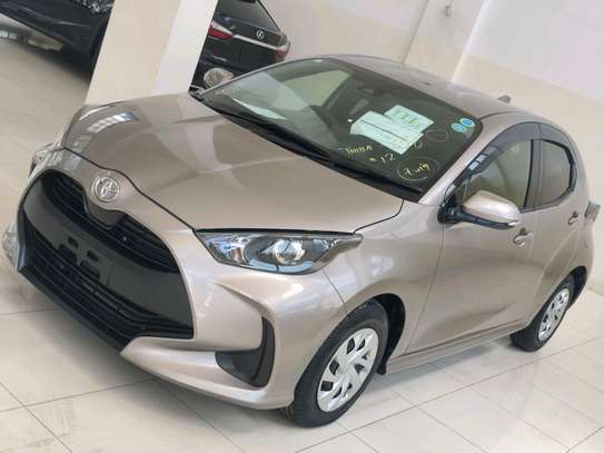 TOYOTA YARIS image 6