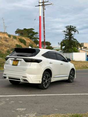 toyota harrier  sunroof used on offer image 2