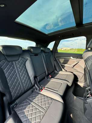 Audi Q5S S-line Sunroof 2018 black image 8