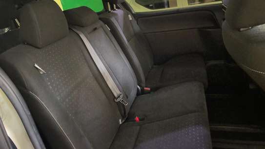 TOYOTA NOAH NORMAL 8 SEATER image 5