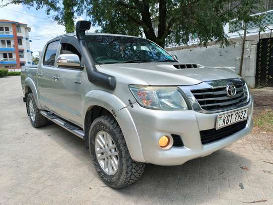 TOYOTA HILUX 2011 image 6