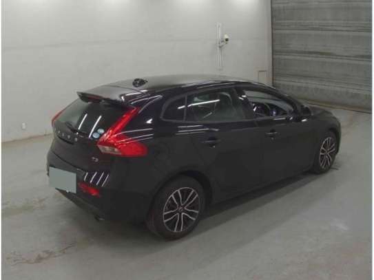 2019 VOLVO V40 T3 TACK EDITION image 2
