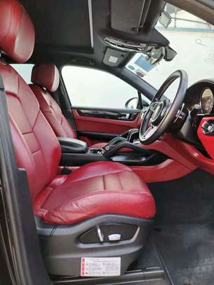 Porsche Cayenne image 7