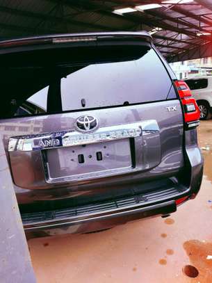 Toyota land cruiser prado Diesel TX 2018 Grey image 9