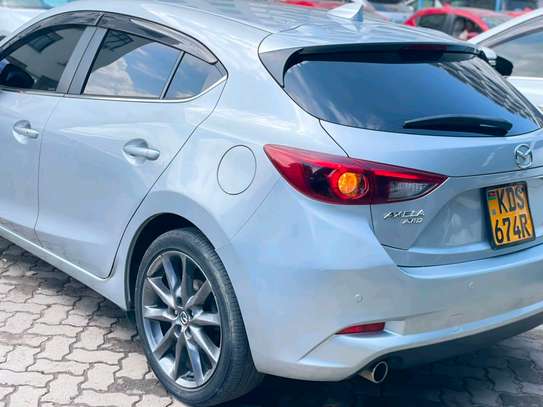 MAZDA AXELA 2017MODEL SUNROOF DIESEL image 4