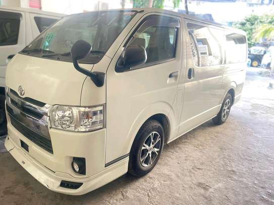 TOYOTA HIACE 7L 2019MODEL AUTO DIESEL image 2