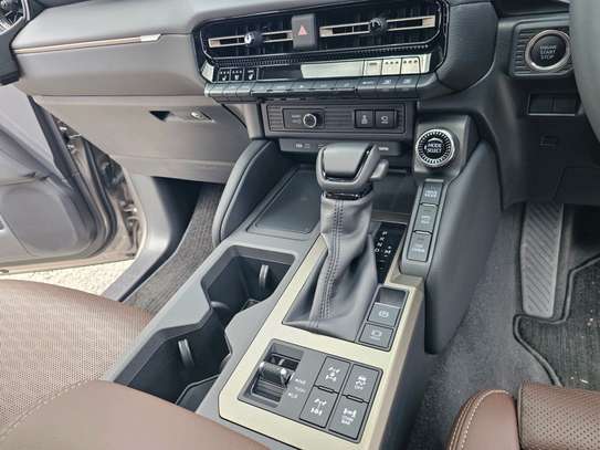 2024 Toyota land cruiser Prado ZX image 3