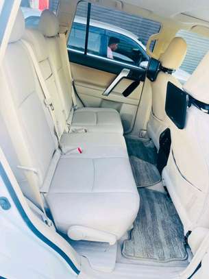 TOYOTA LANDCRUISER PRADO TX.L 2019MODEL SUNROOF image 4