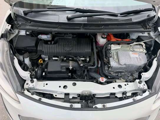 Toyota sienta hybrid 2020 image 5