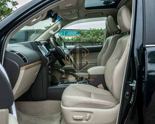 2020 Toyota LandCruiser Prado TZ-G image 6