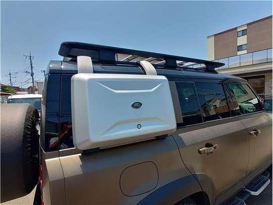 2020 LAND ROVER DEFENDER 110 Loan Edition image 3
