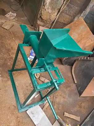 Manual briquette machine image 3