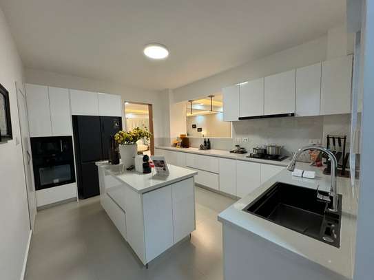 5 Bed Apartment with En Suite in Kilimani image 16