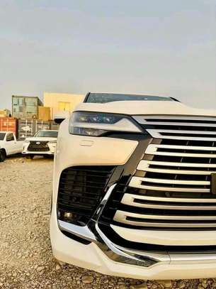 Lexus Lx600 2023 Sport image 5