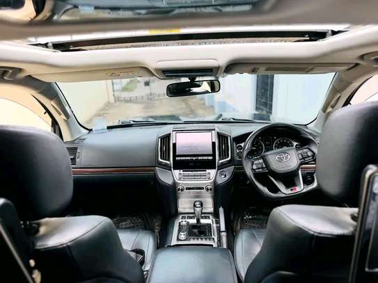 TOYOTA LAND CRUISER V8 ZX,2015(WE ACCEPT H.P ,DEPOSIT 3M) image 10