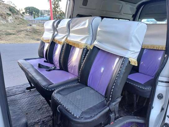 Toyota Hiace diesel 9l 2014 slightly used image 6