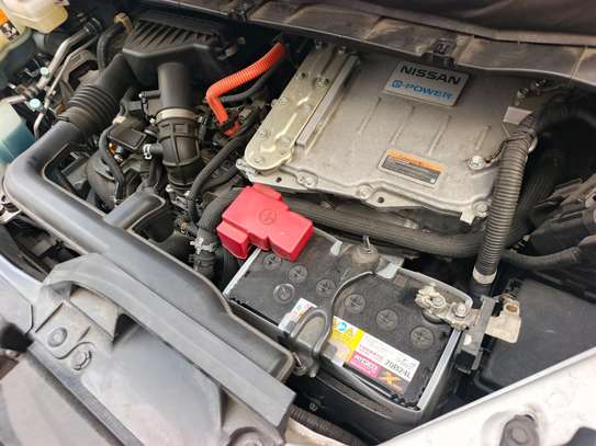 Nissan Serena empower image 10
