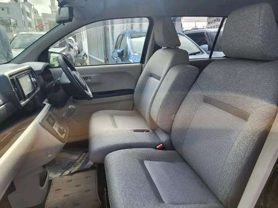 Toyota passo black image 6