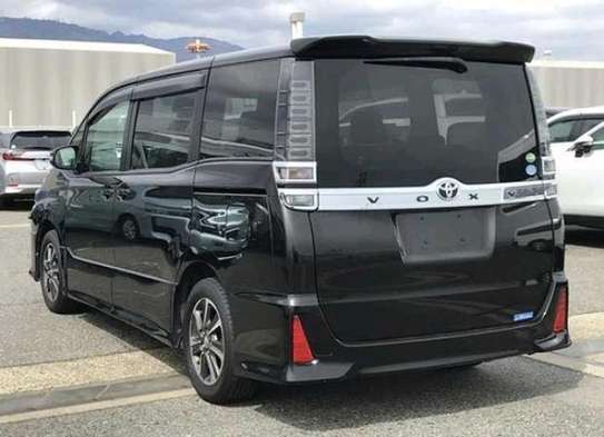 Toyota Voxy Black Si grade 2018 image 2