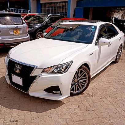 Toyota Crown hybrid Athlete white 2018 image 4