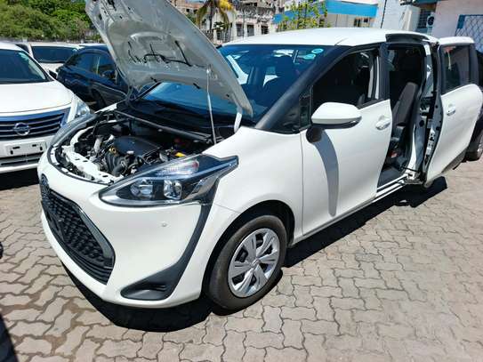 Toyota Sienta  2018 image 3