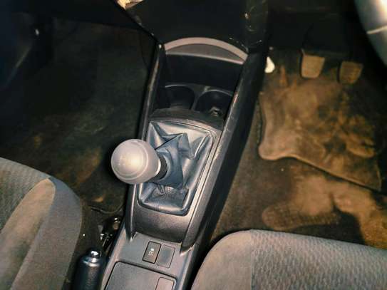 Toyota Axio Manual petrol 2018 1500cc image 4