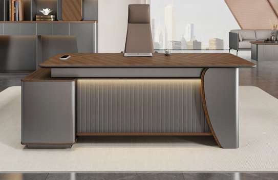 Office Desk:2.2 M L-shaped executive office desk in Kisumu image 8