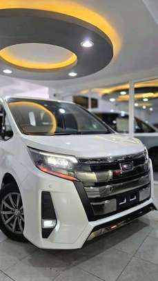Toyota Noah WxB white 2020 image 9
