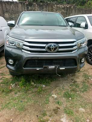Toyota Hilux incible image 4