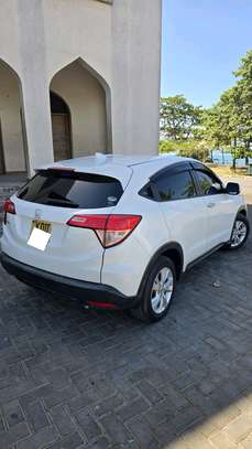 HONDA VEZEL NORMAL 2015MODEL image 5