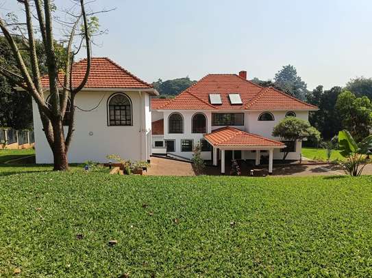 5 Bed House with En Suite at Ridgeways image 17