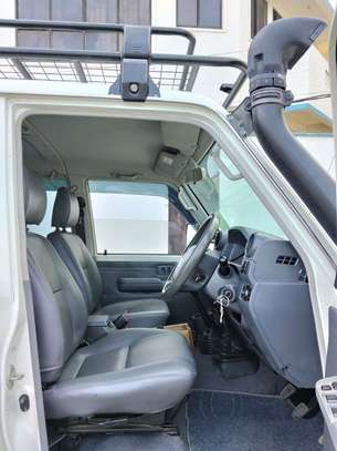 TOYOTA LAND CRUISER,V8, 79 SERIES( WE ACCEPT HIRE PURCHASE) image 10