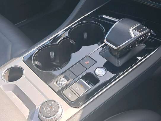 LAND ROVER DEFENDER 110s 2022MODEL DIESEL image 7