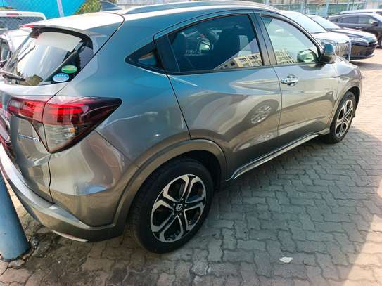 Honda vezel grey image 4