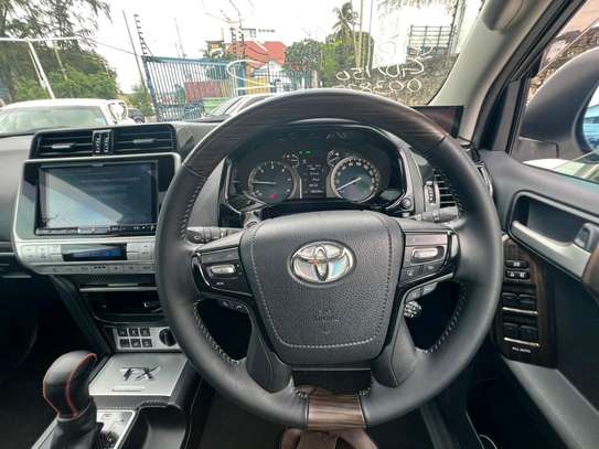 TOYOTA LANDCRUISER PRADO TX.L 2019MODEL SUNROOF DIESEL image 5